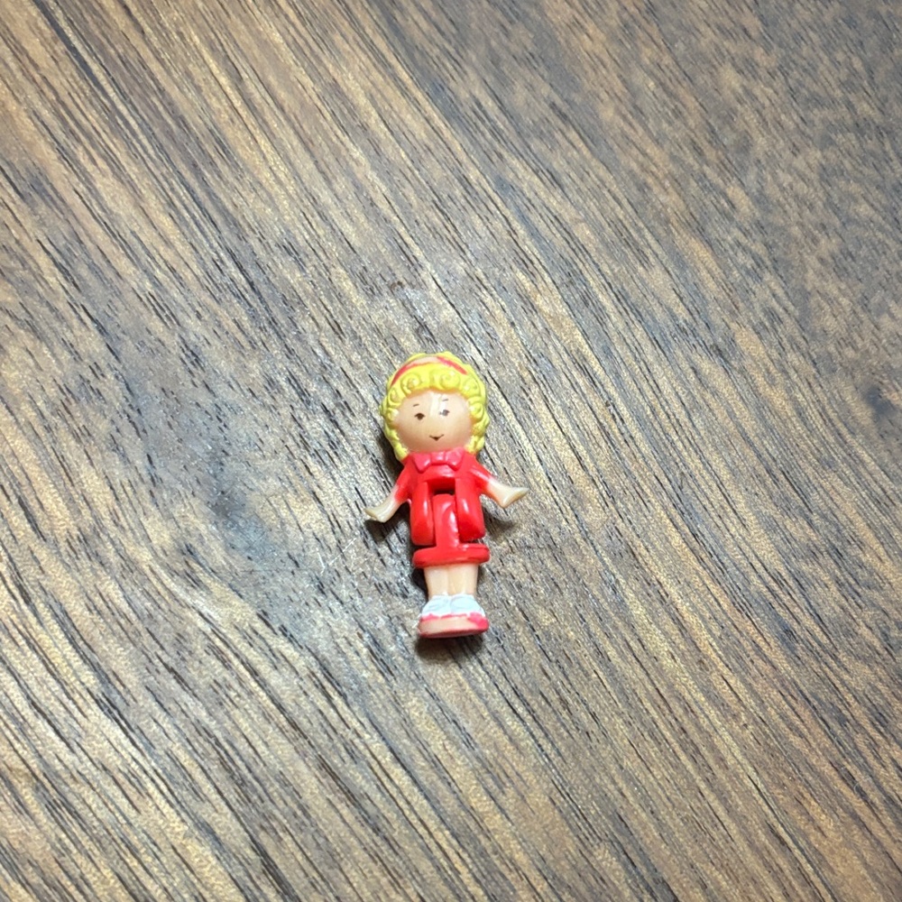 Polly Pocket - vintage replacement figure Polly
